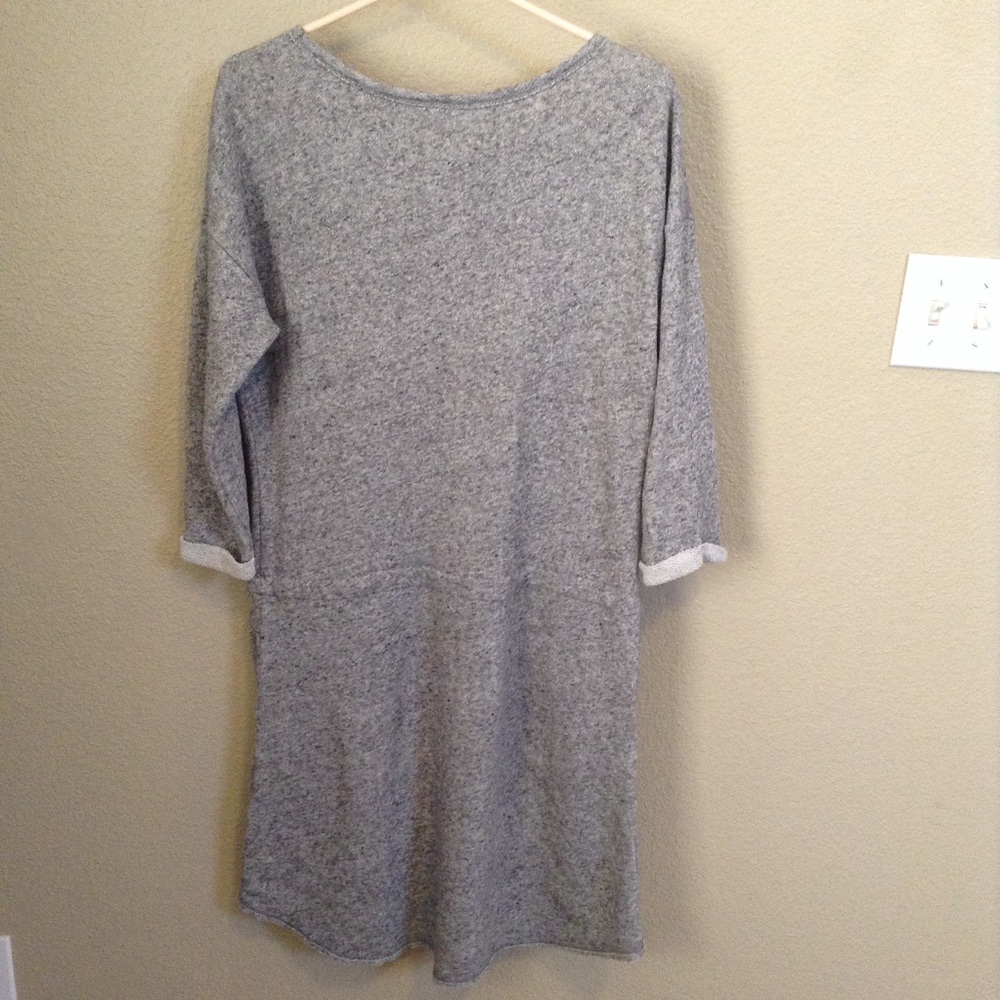 H&M. LOGG. Sweatshirt Dress. 🌿 - Picture 2 of 7